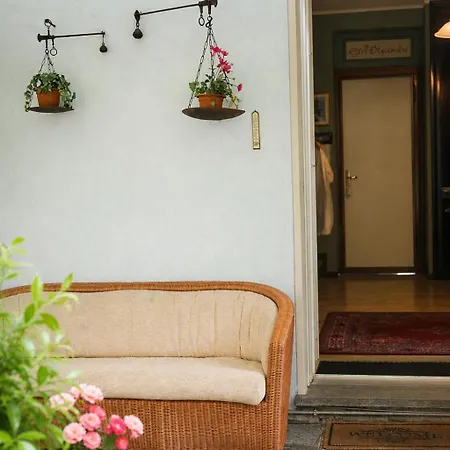 Oda ve Kahvaltı Gli Oleandri Stresa